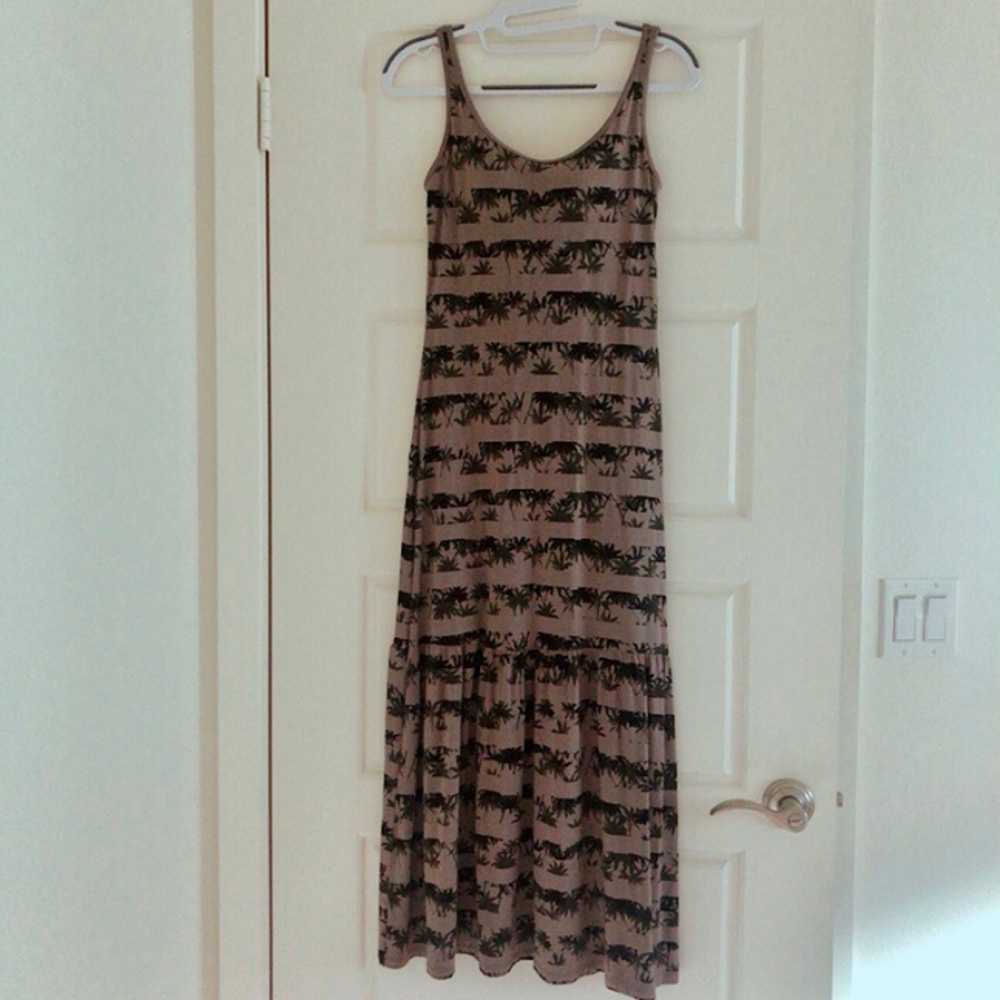Tomas maier + uniqlo. Size S(but fits XS) - Picture 1 of 7